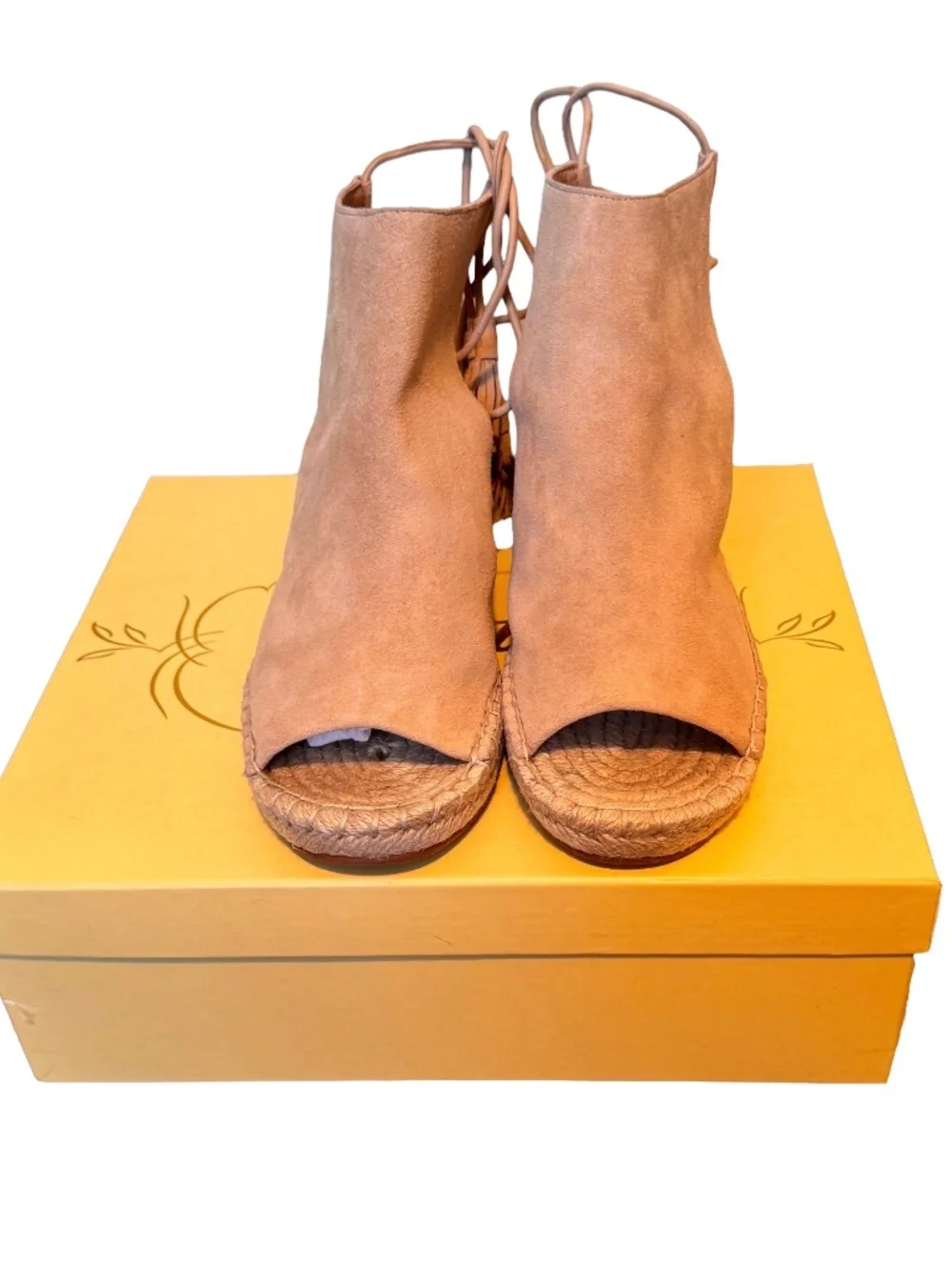 Bettye by Bettye Muller Espadrille Suede Tassel Wedges Tan size 9M with Box